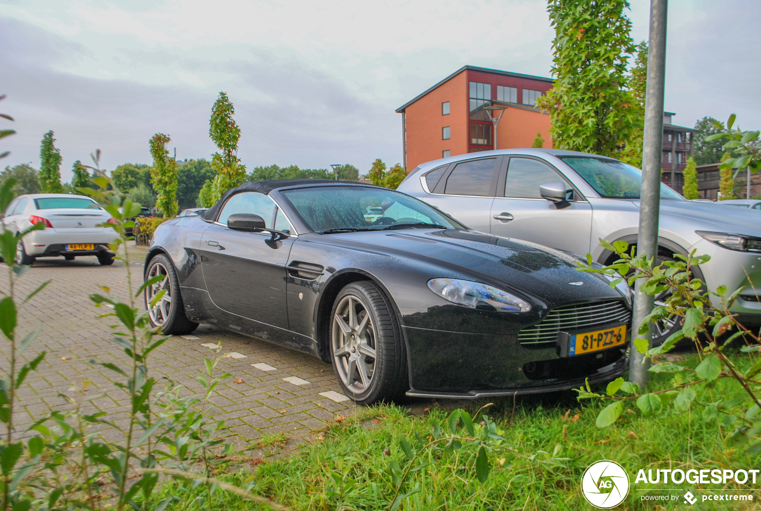 Aston Martin V8 Vantage Roadster