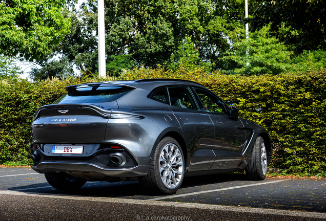 Aston Martin DBX