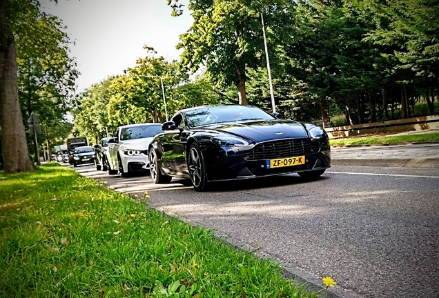 Aston Martin V8 Vantage 2012