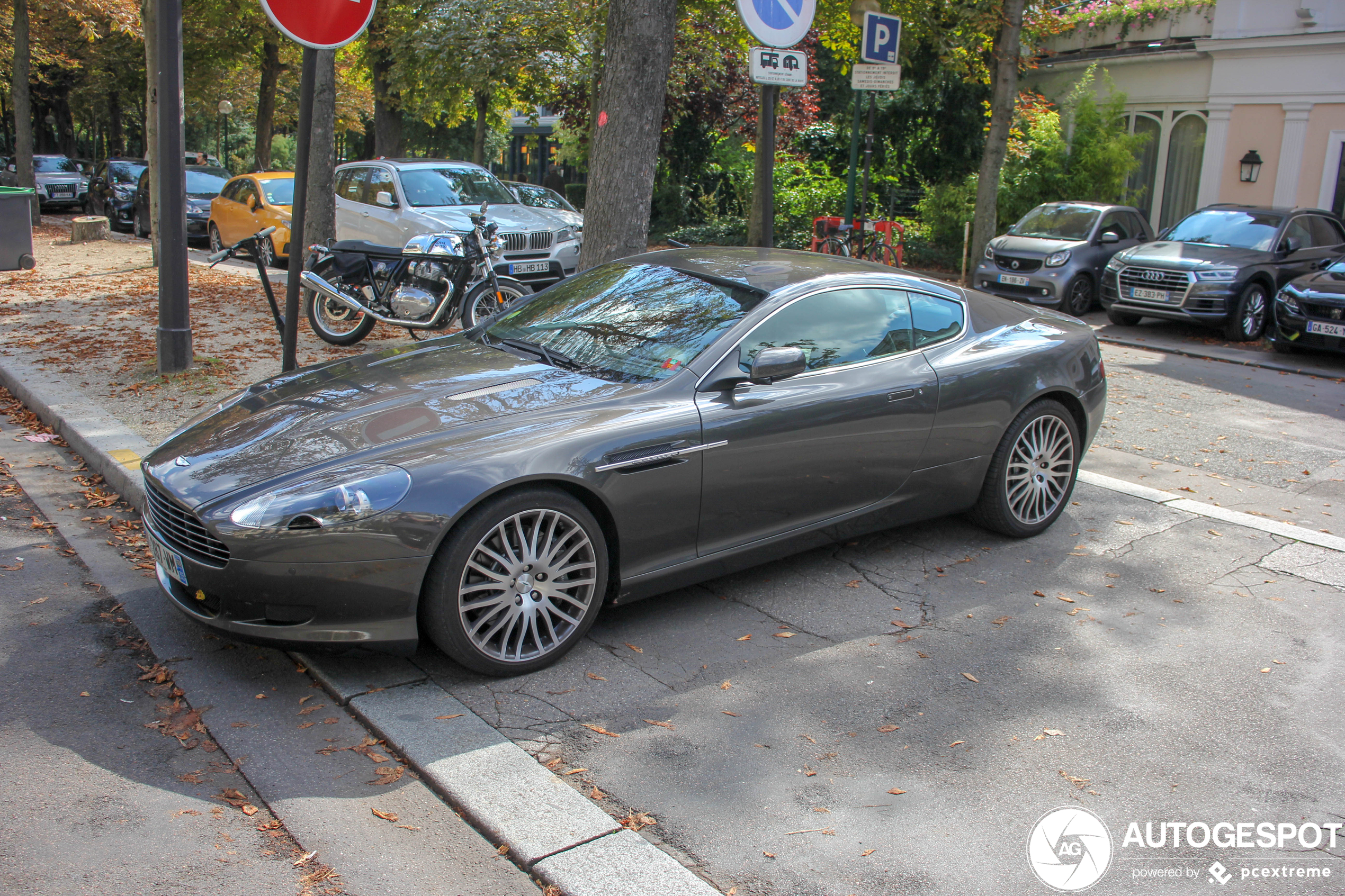 Aston Martin DB9