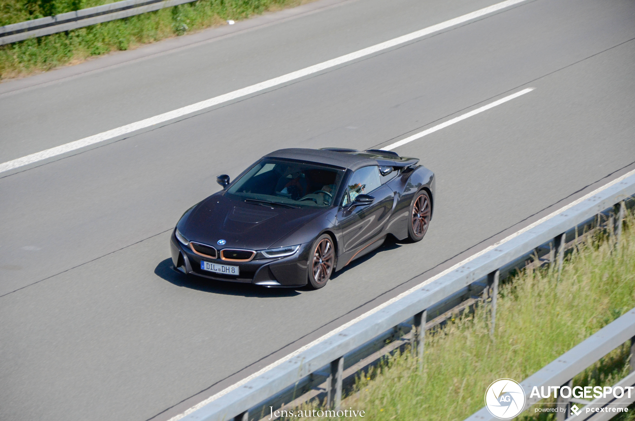 BMW i8 Roadster Ultimate Sophisto Edition