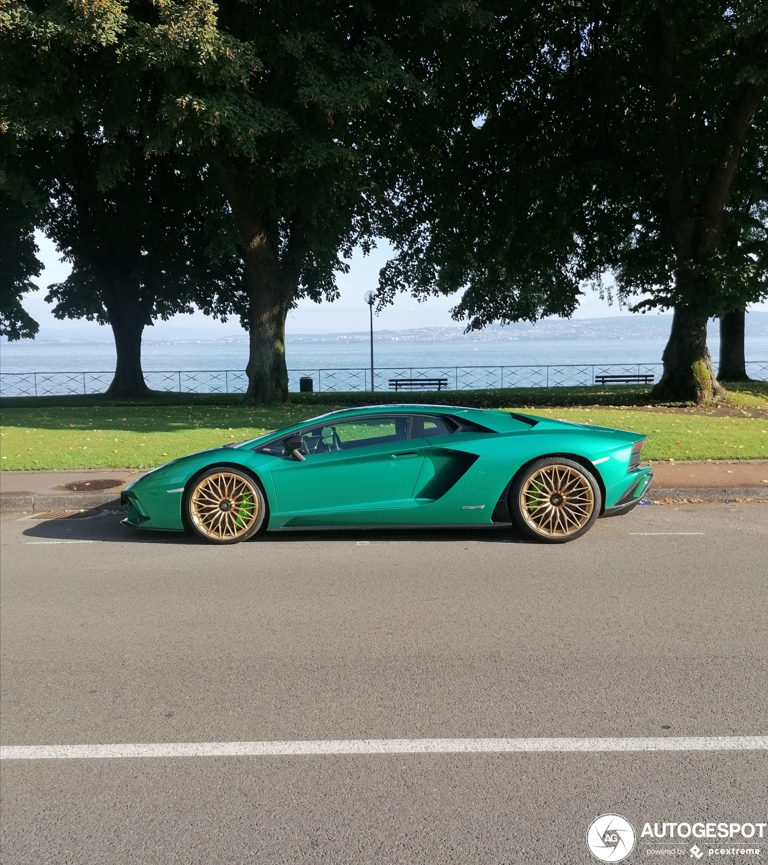 Lamborghini Aventador S LP740-4