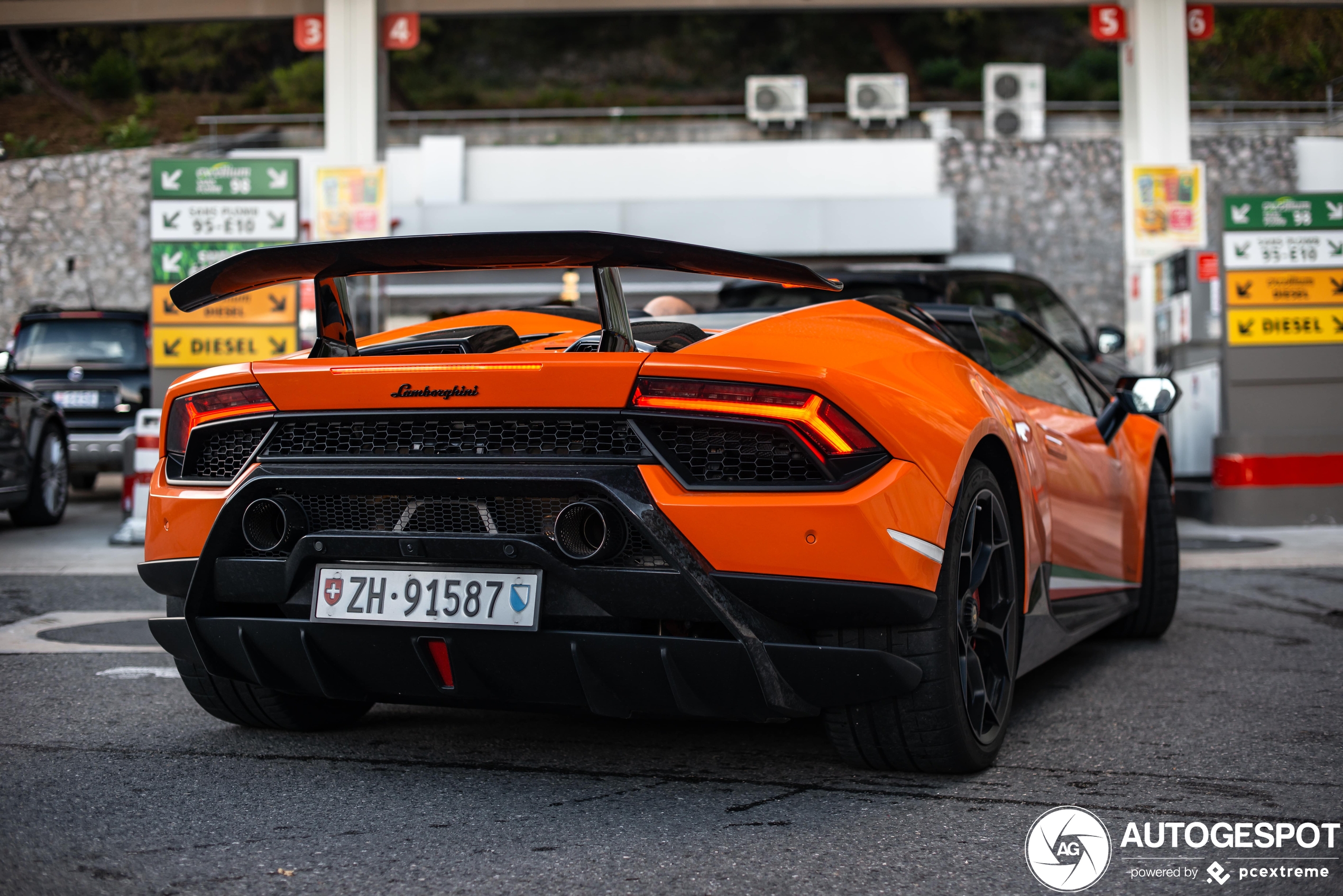 Lamborghini Huracán LP640-4 Performante Spyder