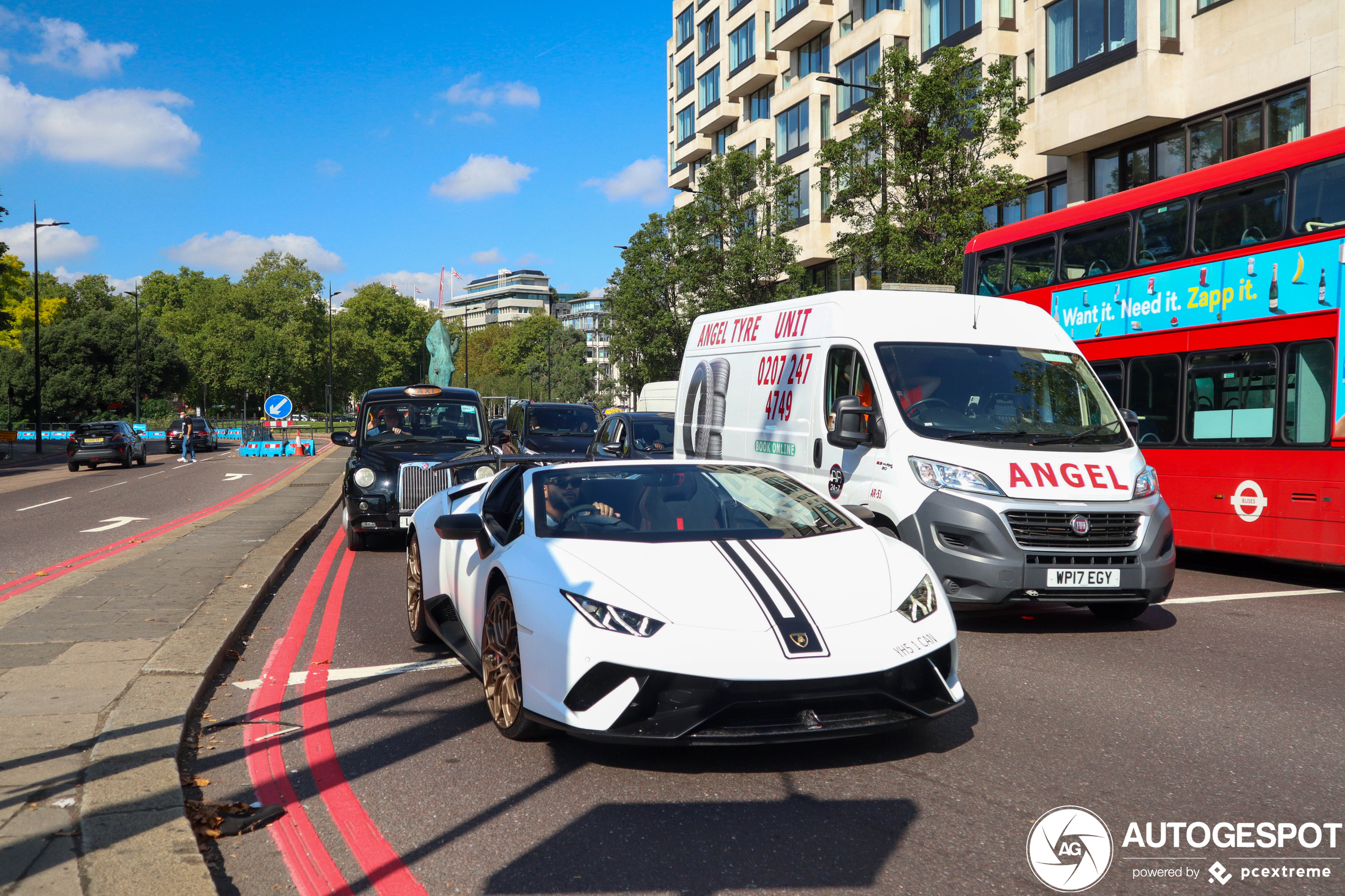 Lamborghini Huracán LP640-4 Performante Spyder