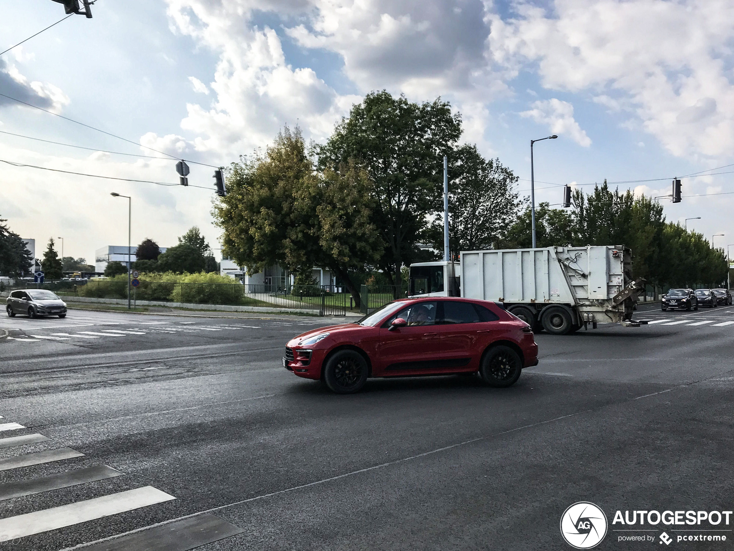 Porsche 95B Macan GTS