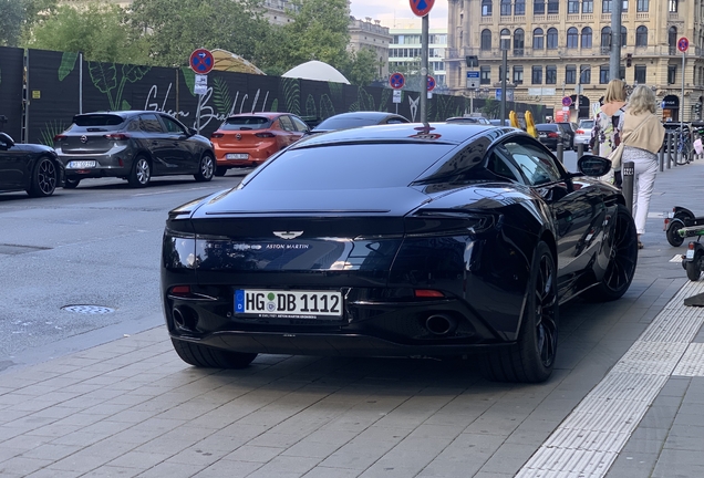 Aston Martin DB11