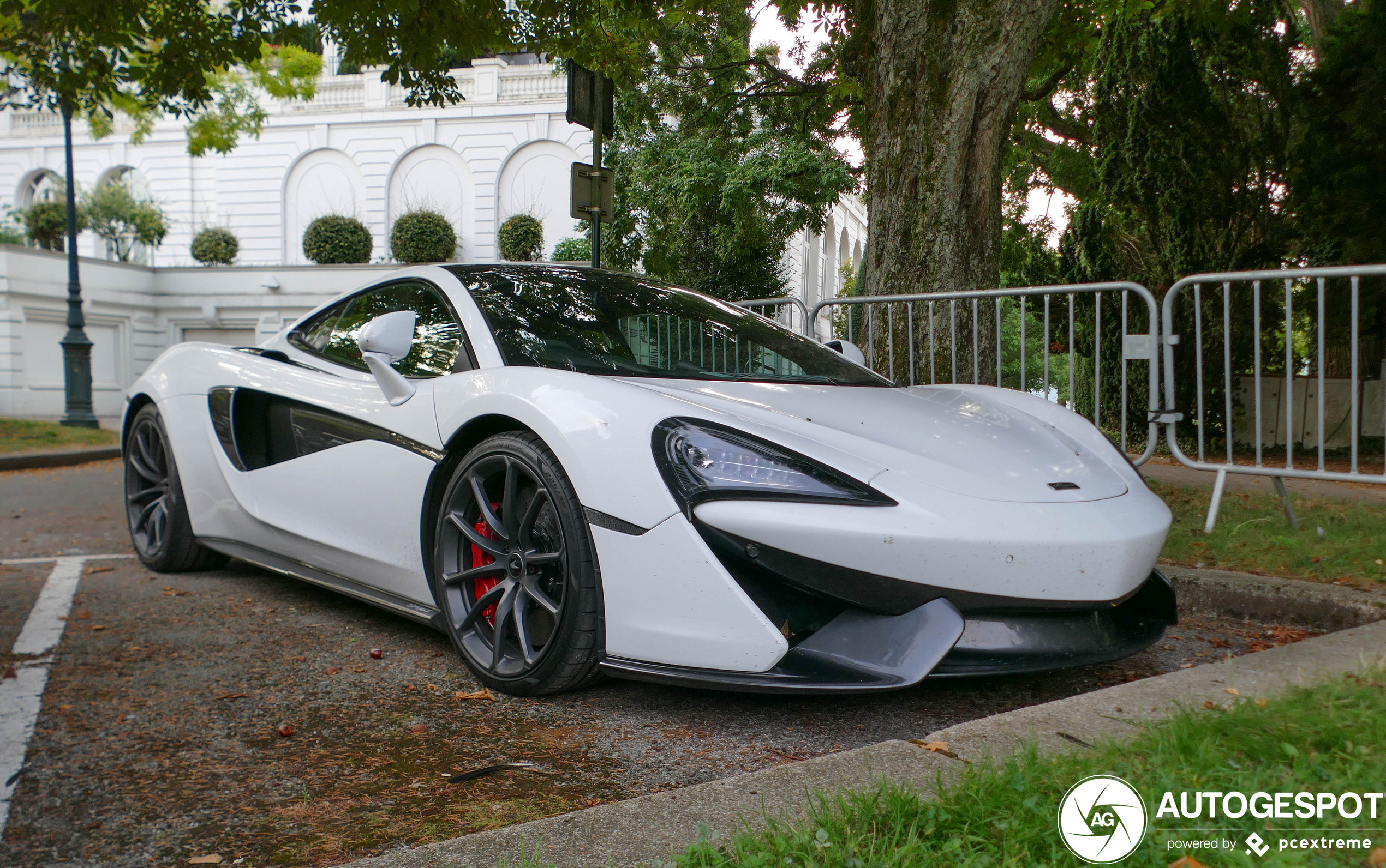 McLaren 570GT