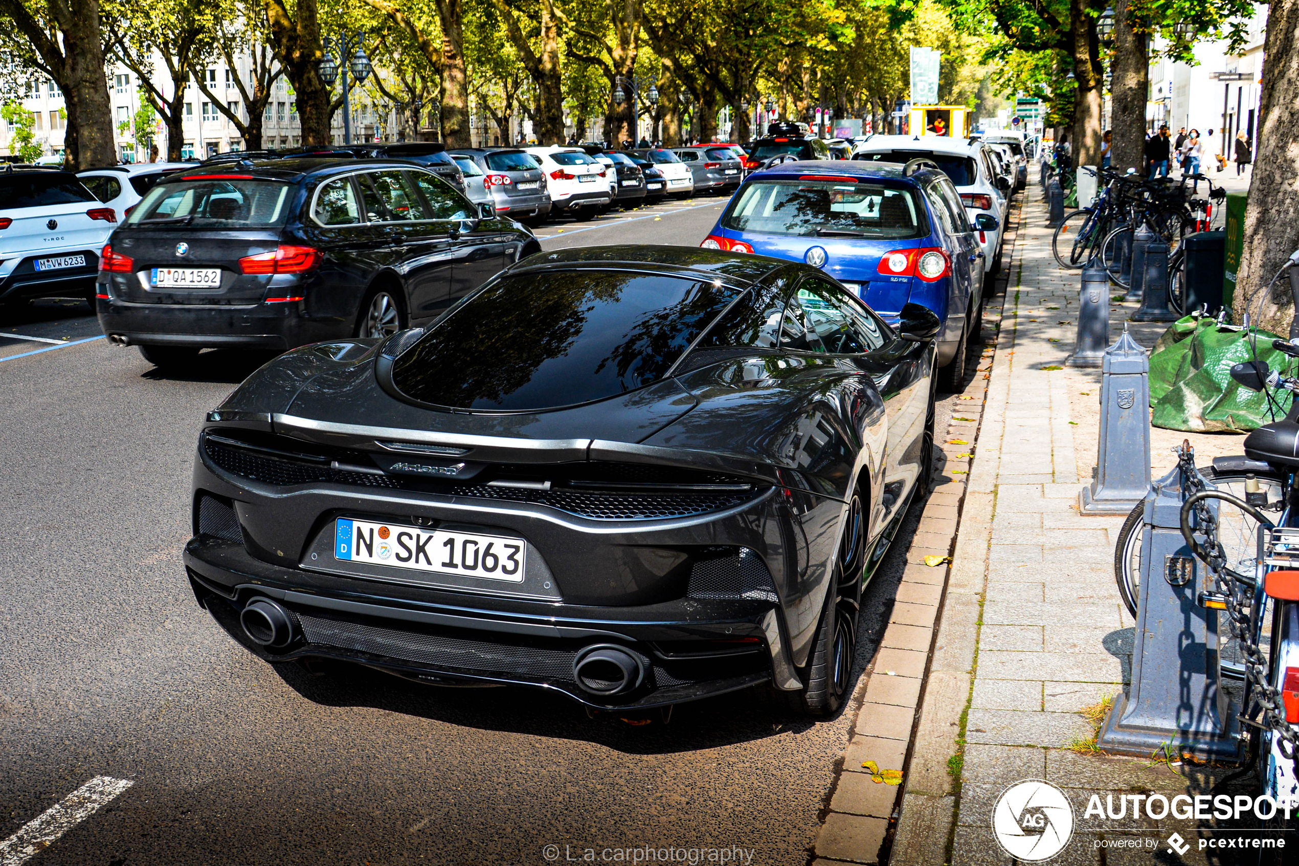 McLaren GT