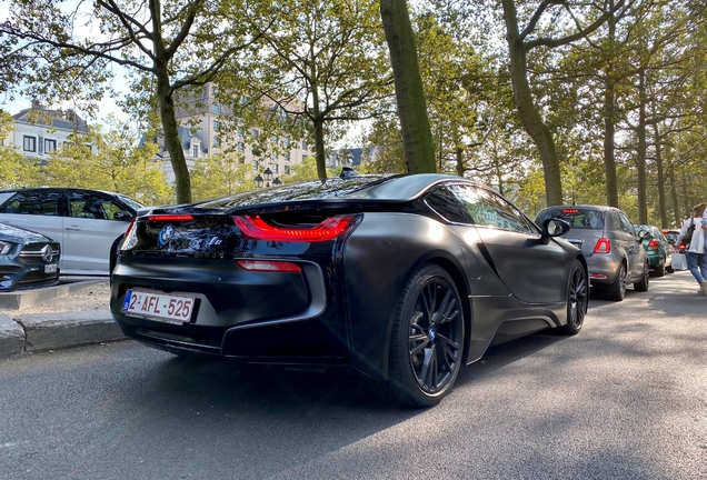 BMW i8 Protonic Frozen Black Edition