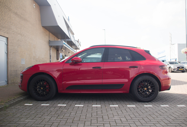 Porsche 95B Macan GTS