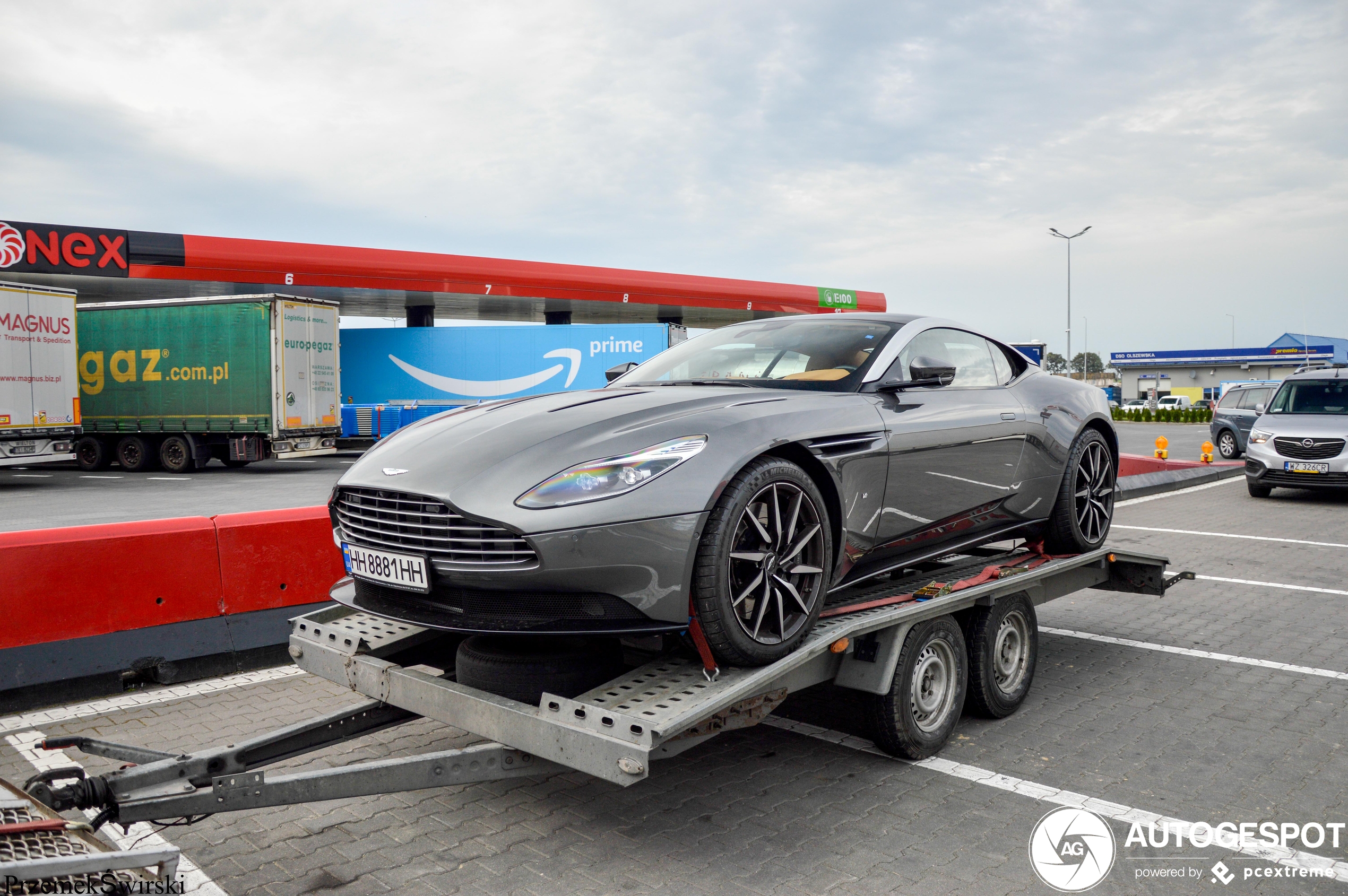 Aston Martin DB11