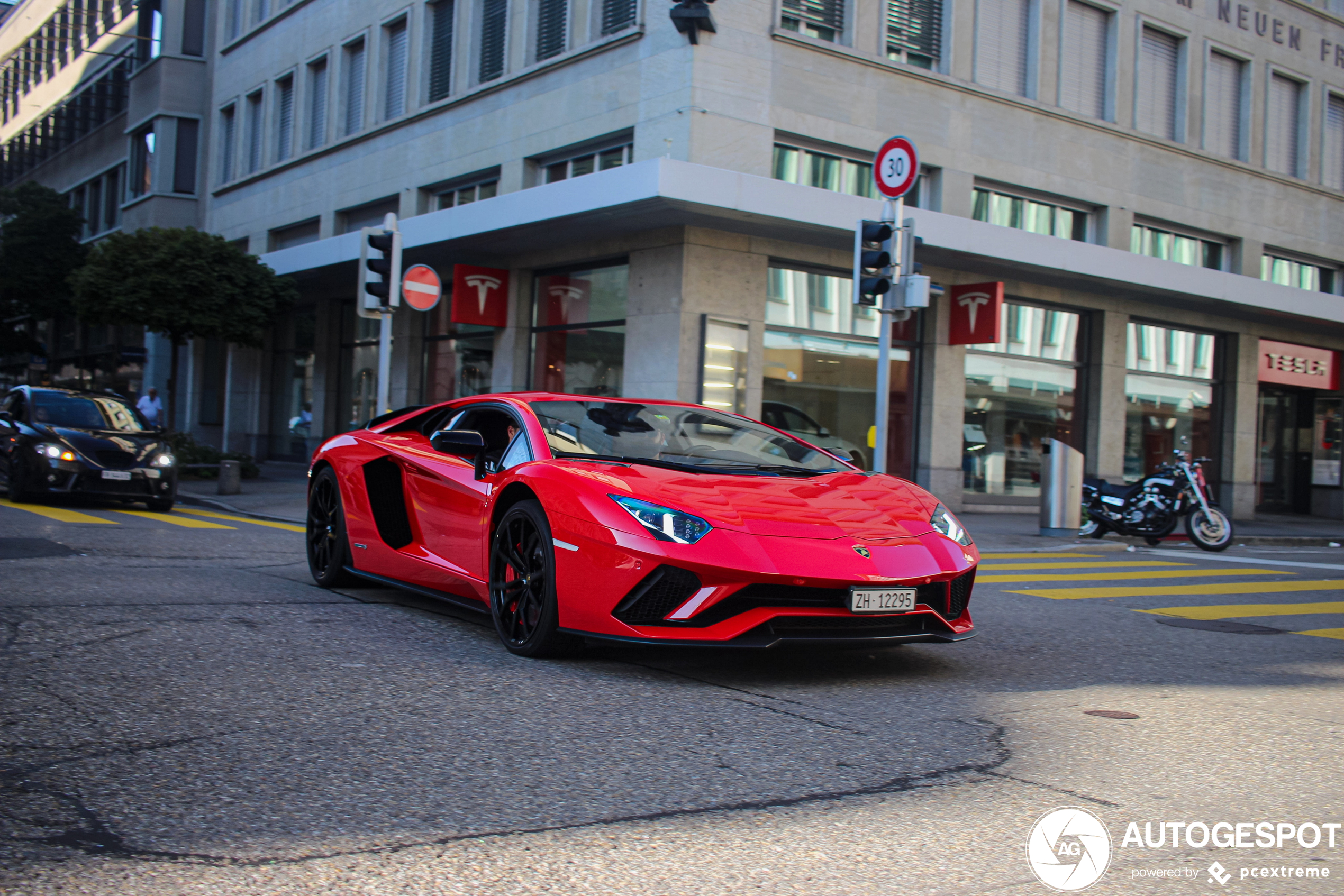 Lamborghini Aventador S LP740-4