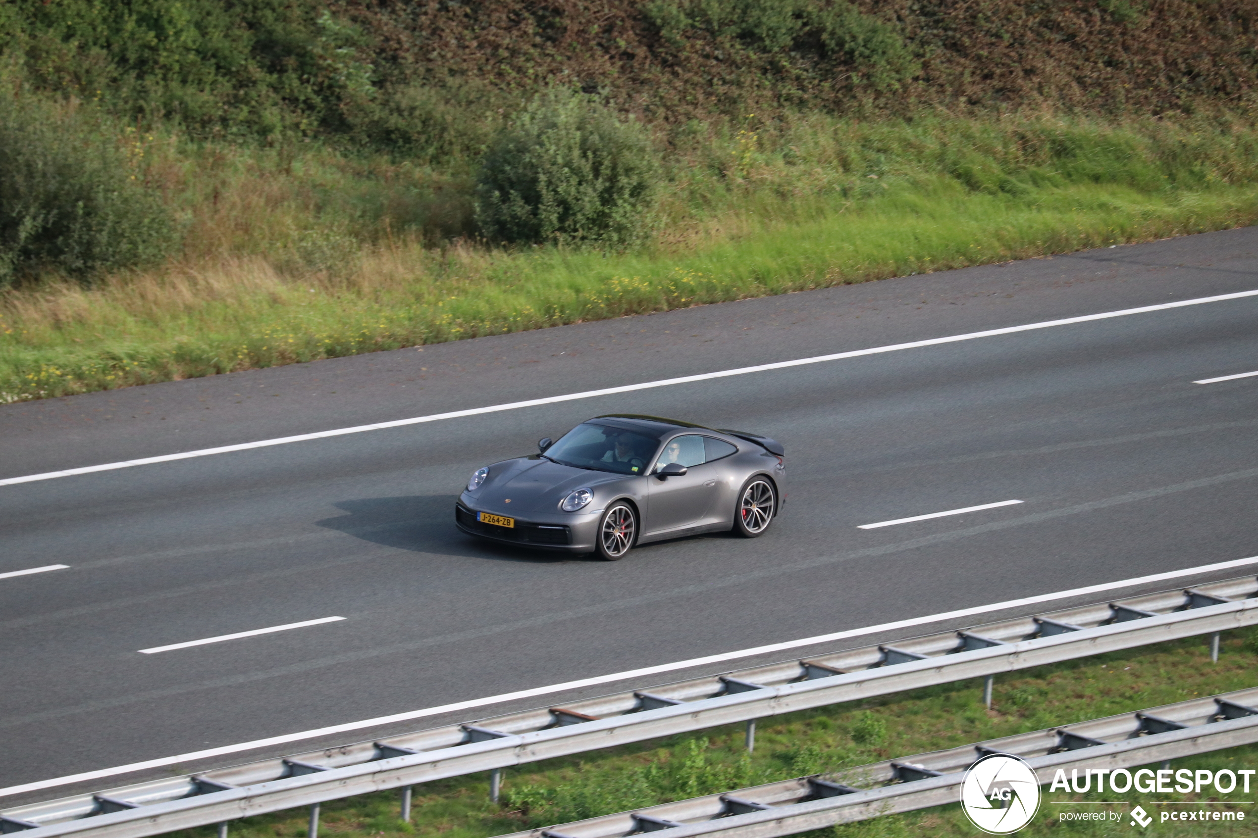 Porsche 992 Carrera 4S