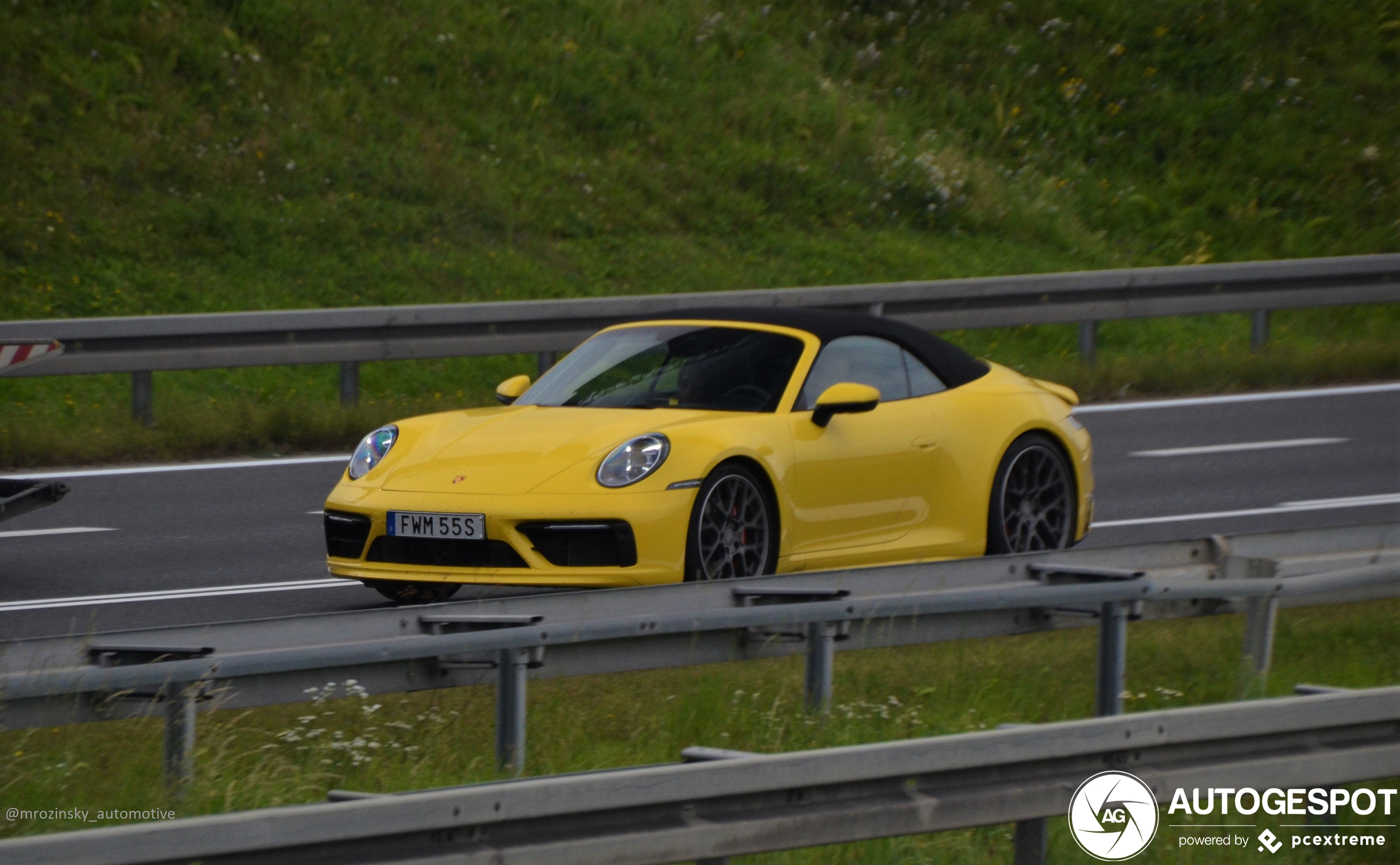 Porsche 992 Carrera 4S Cabriolet