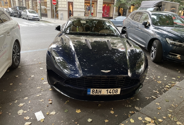 Aston Martin DB11 AMR