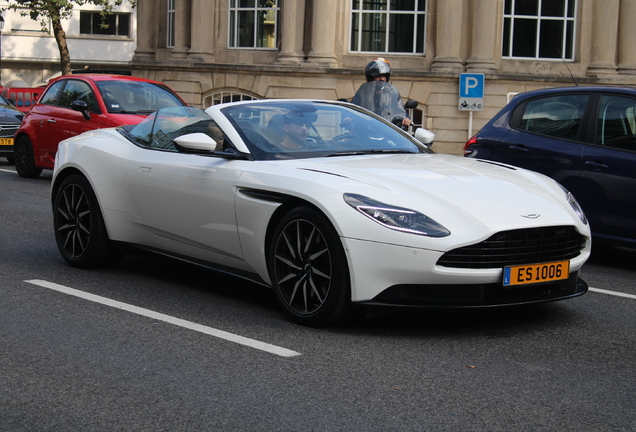 Aston Martin DB11 V8 Volante