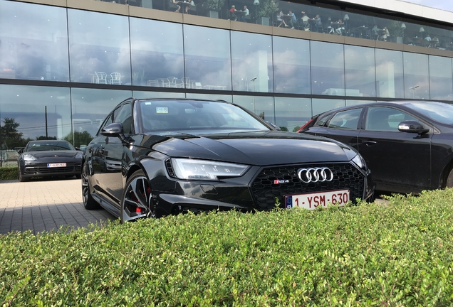 Audi RS4 Avant B9