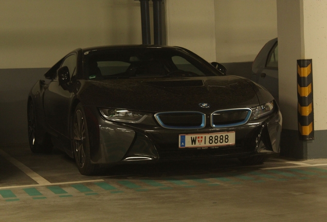 BMW i8