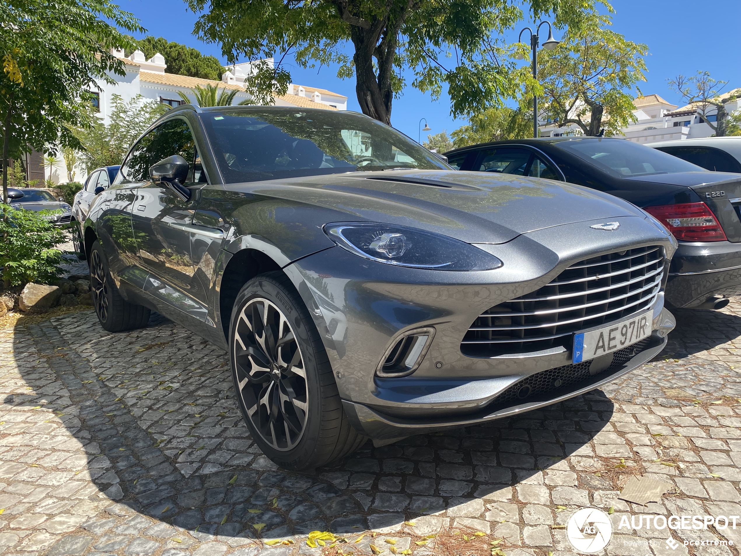 Aston Martin DBX