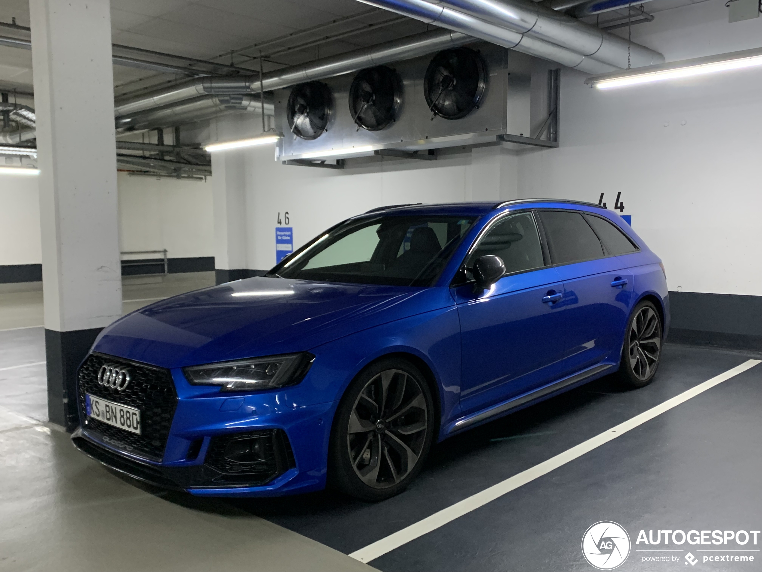 Audi RS4 Avant B9