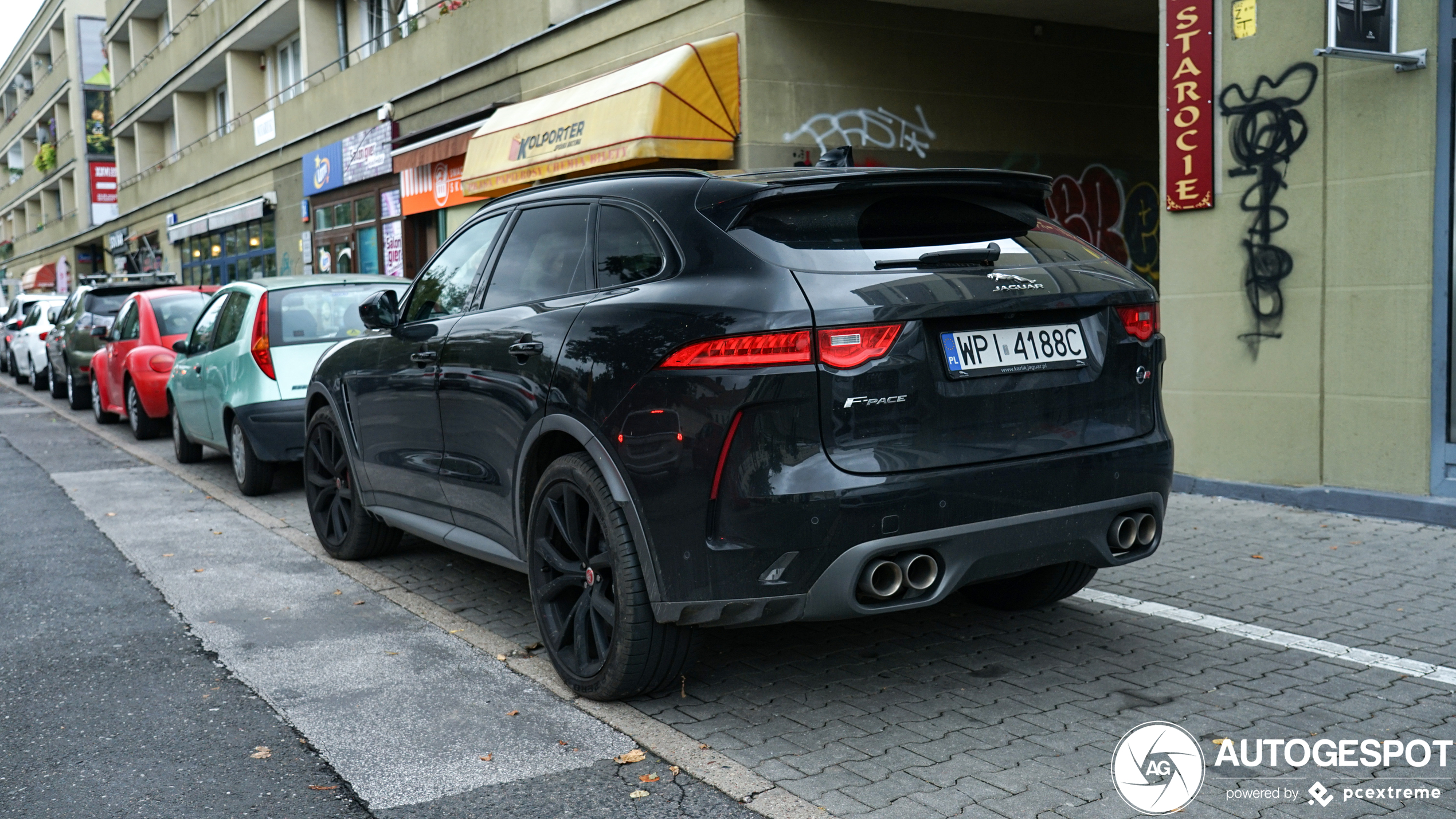 Jaguar F-PACE SVR