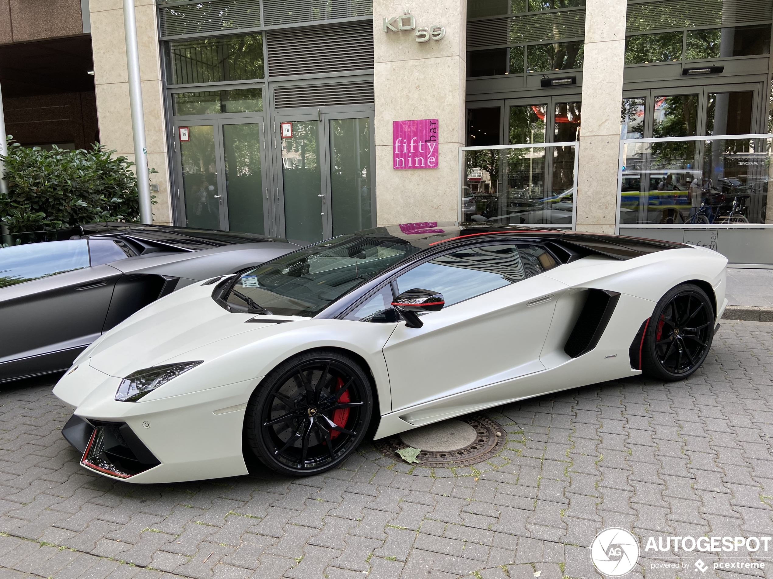 Lamborghini Aventador LP700-4 Pirelli Edition