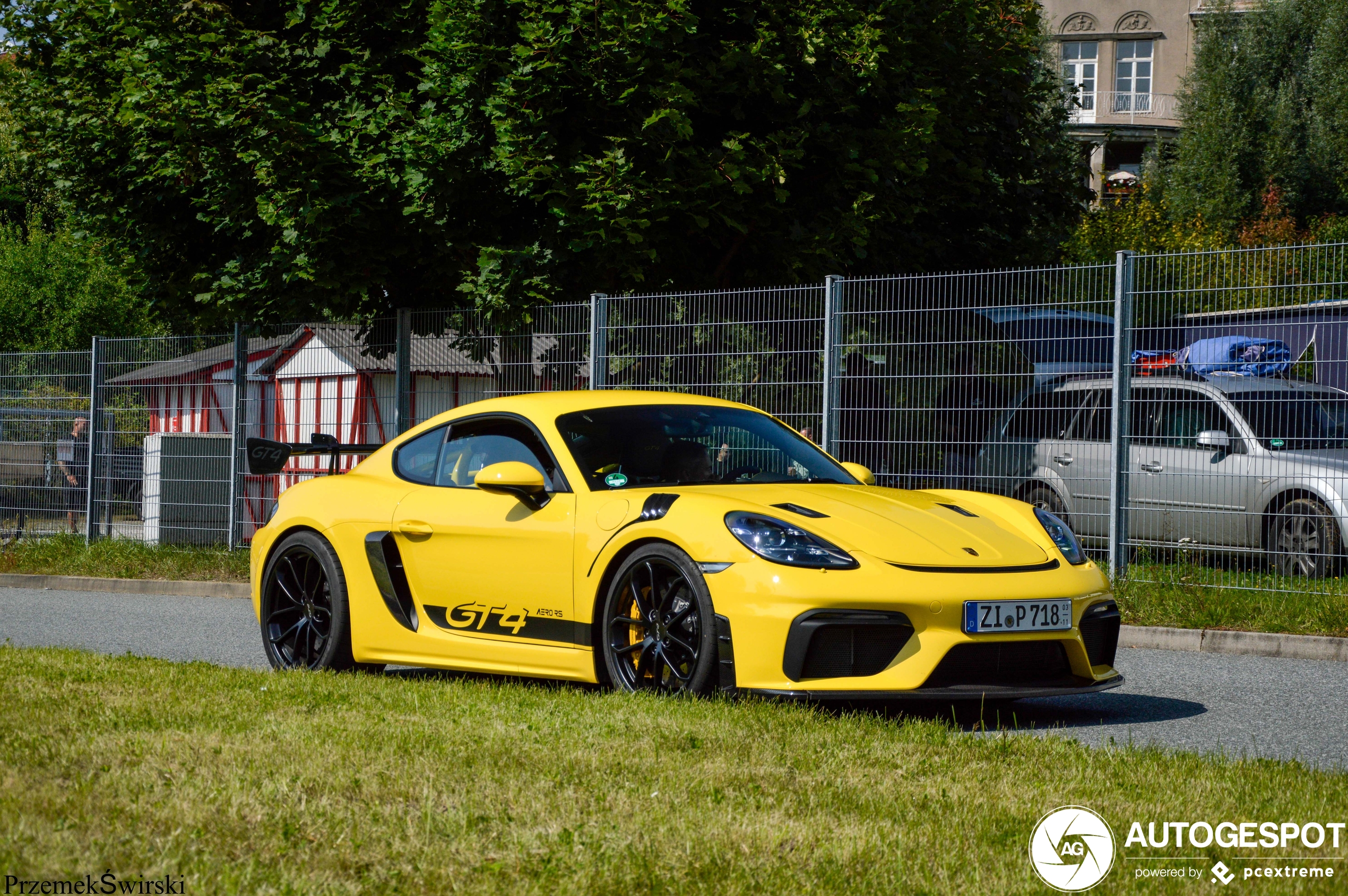 Porsche 718 Cayman GT4