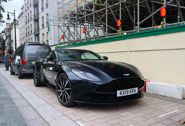 Aston Martin DB11 V8 Volante