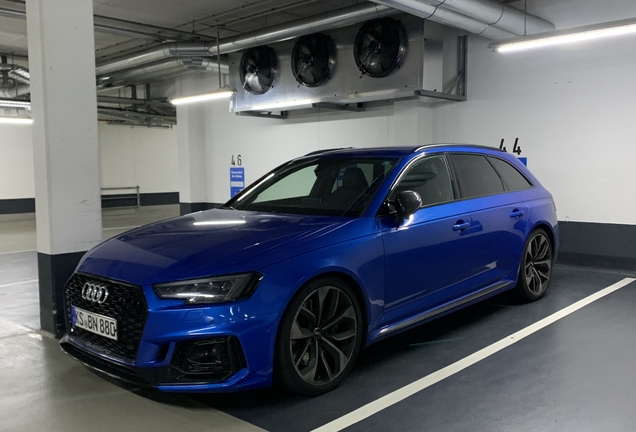 Audi RS4 Avant B9