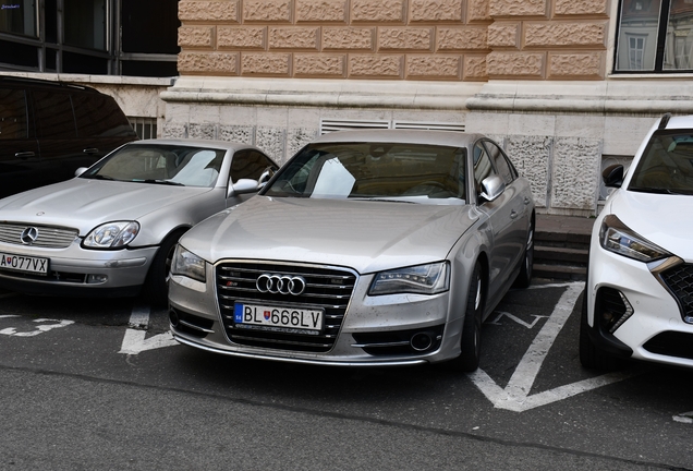 Audi S8 D4