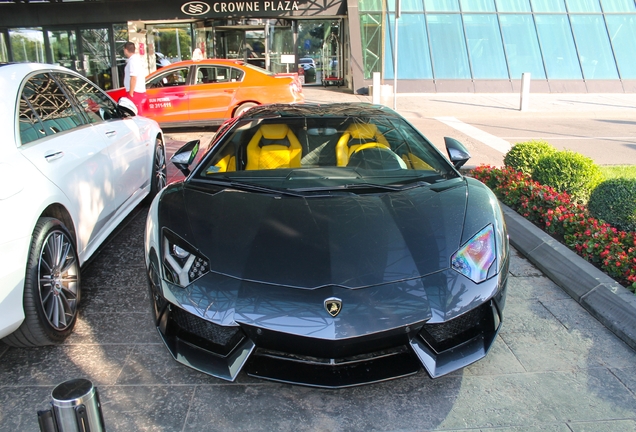 Lamborghini Aventador LP700-4 Roadster