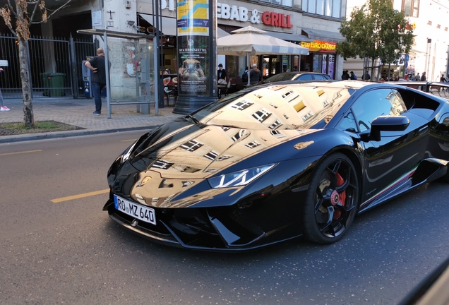 Lamborghini Huracán LP640-4 Performante