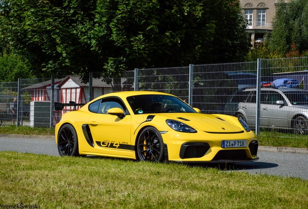 Porsche 718 Cayman GT4