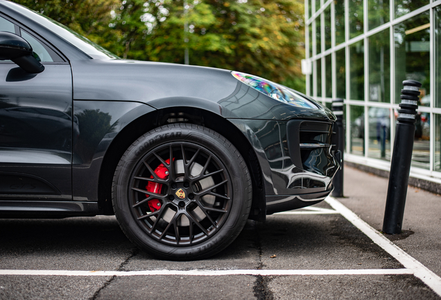 Porsche 95B Macan GTS