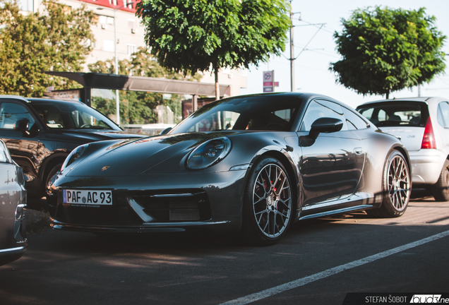 Porsche 992 Carrera 4S