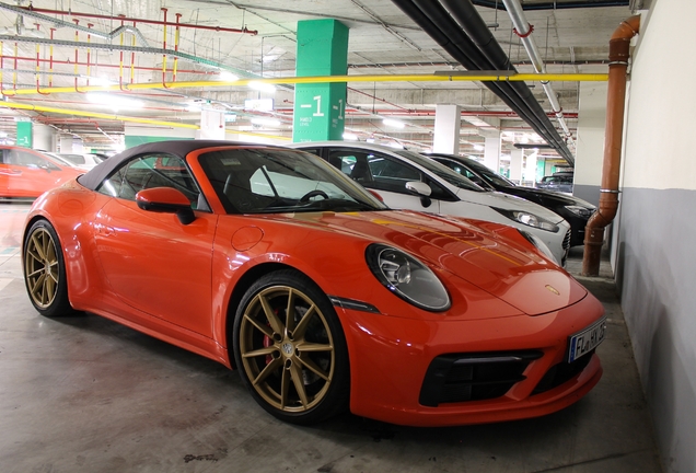 Porsche 992 Carrera 4S Cabriolet