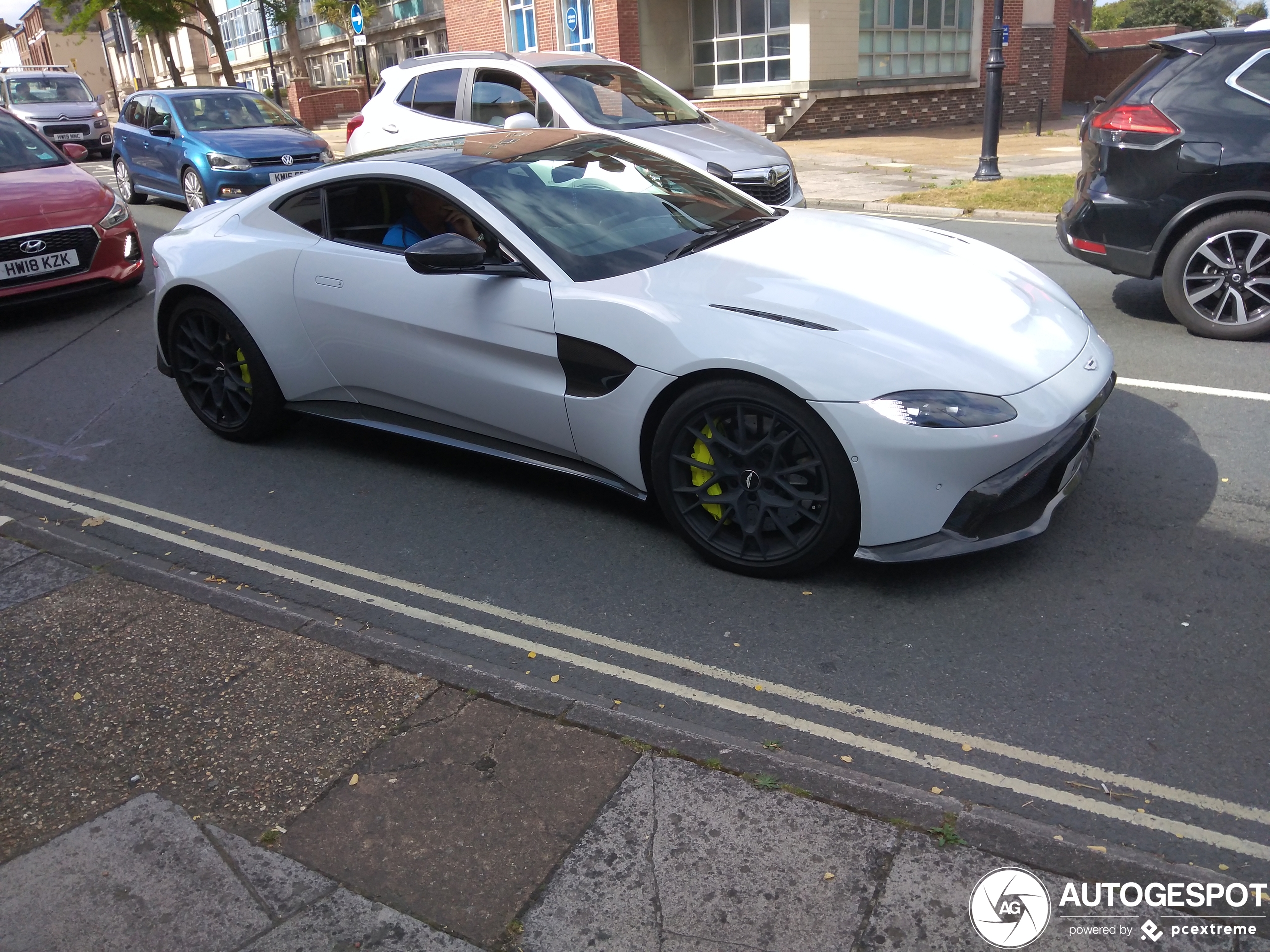 Aston Martin V8 Vantage AMR 2019