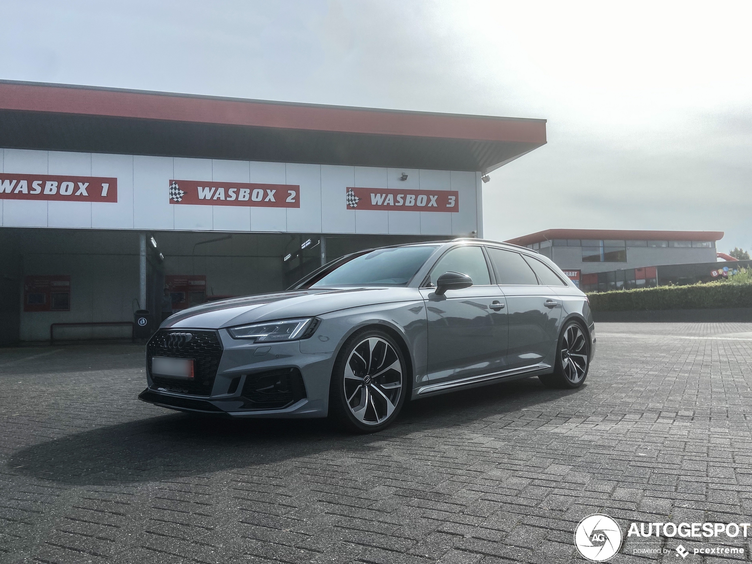 Audi RS4 Avant B9