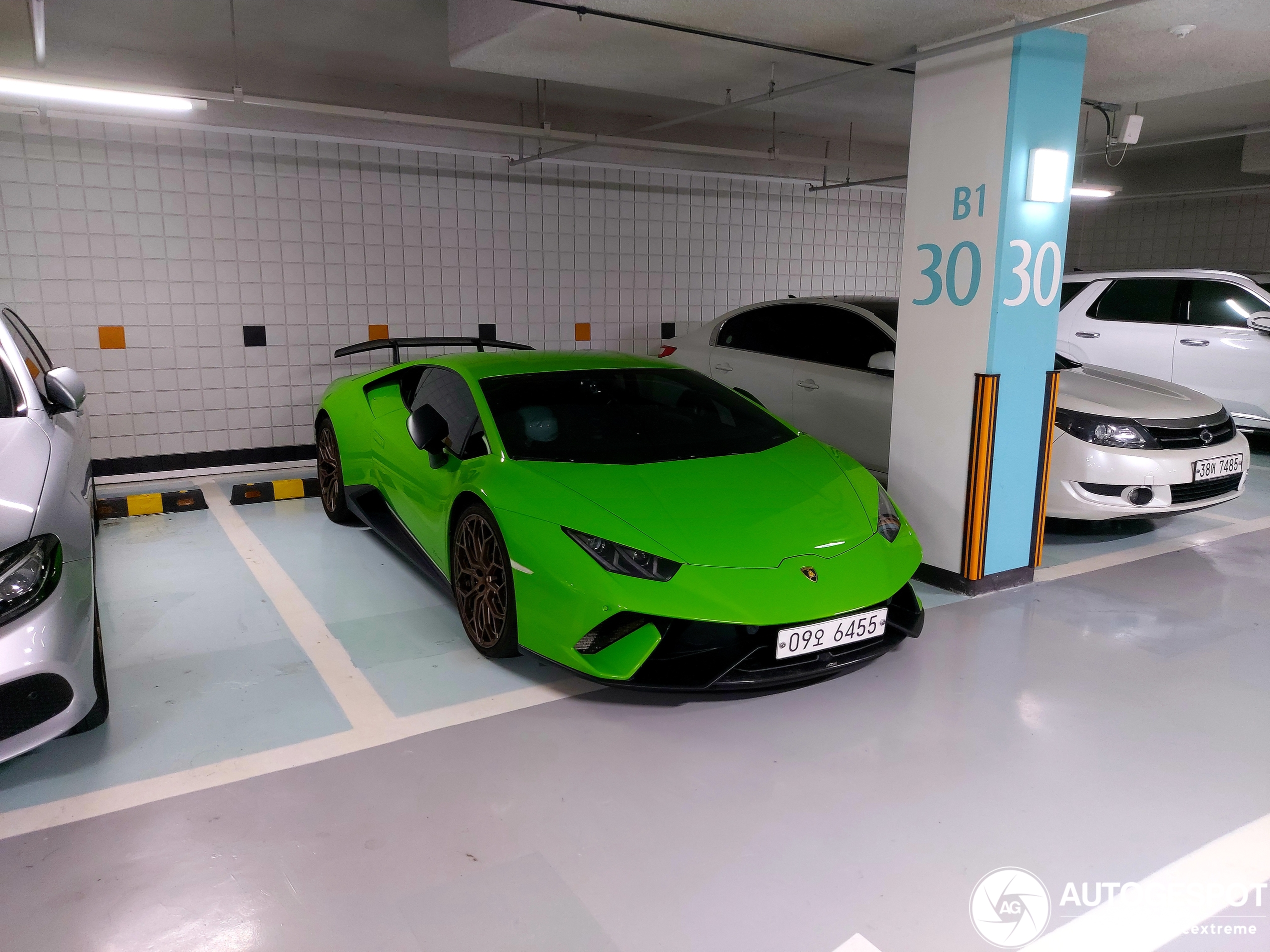 Lamborghini Huracán LP640-4 Performante