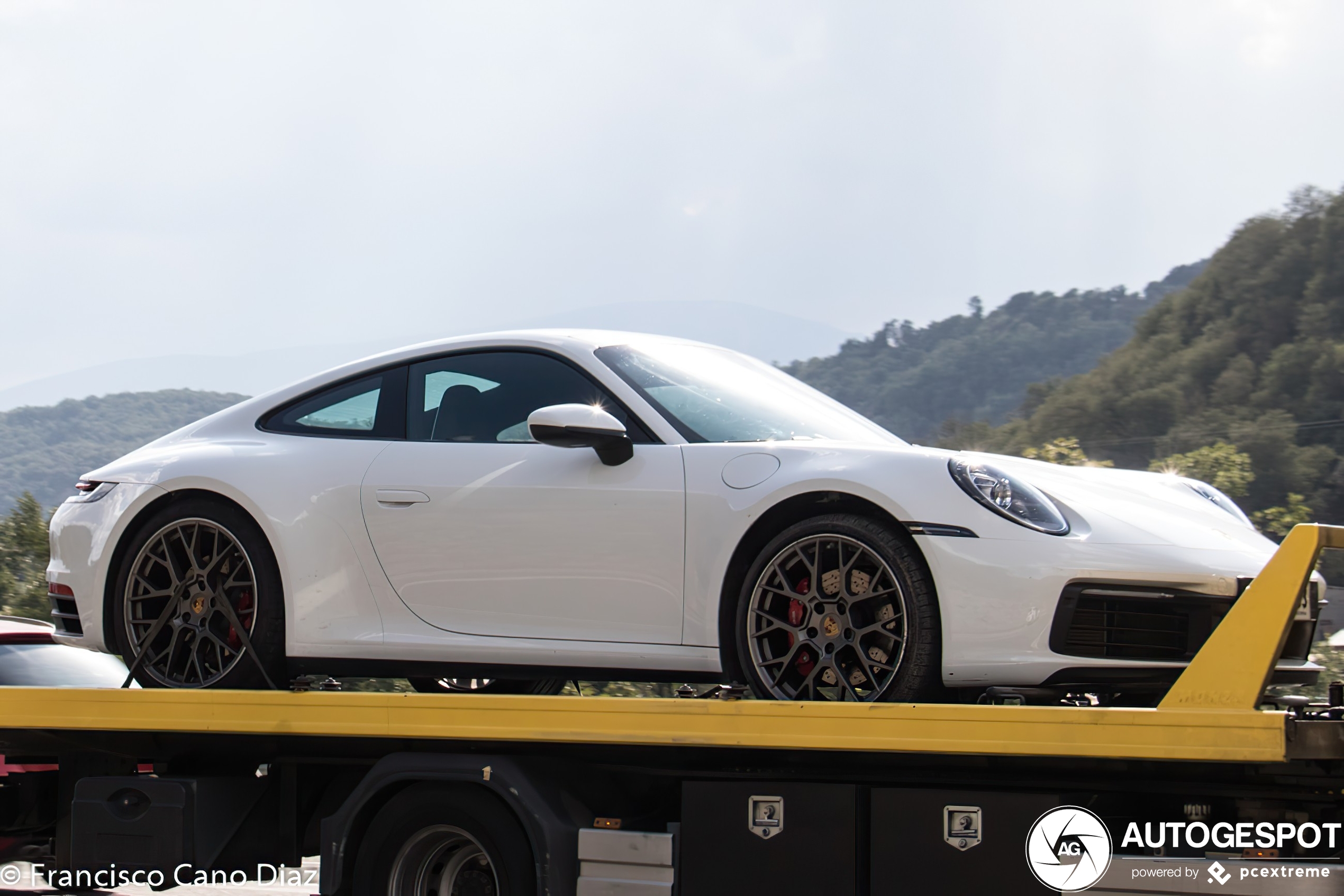 Porsche 992 Carrera 4S