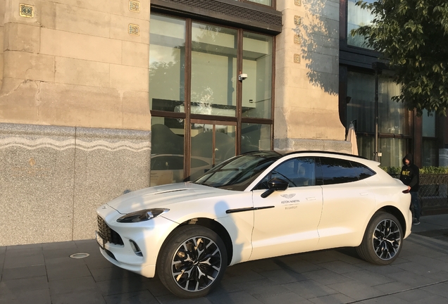 Aston Martin DBX