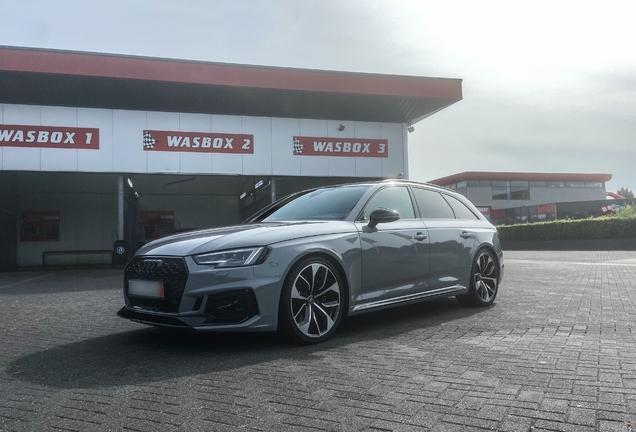 Audi RS4 Avant B9