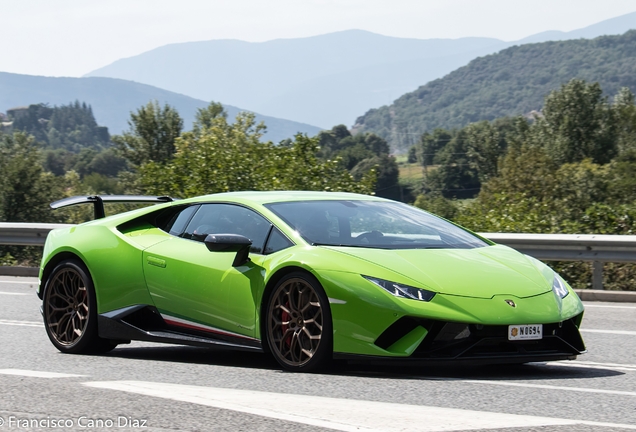 Lamborghini Huracán LP640-4 Performante