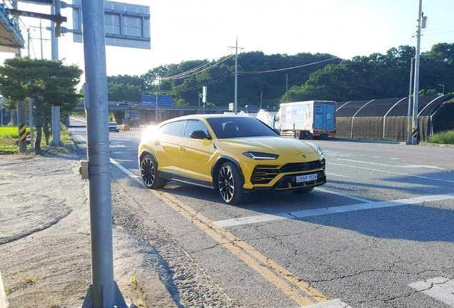 Lamborghini Urus