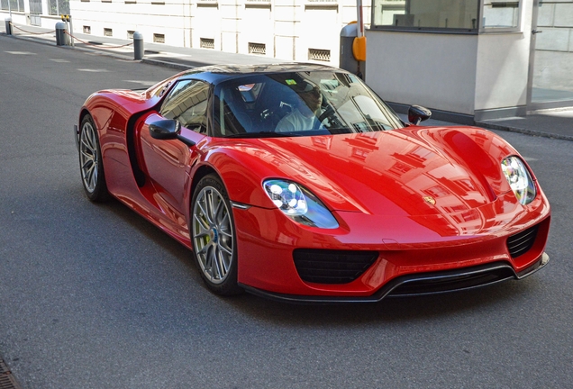 Porsche 918 Spyder Weissach Package