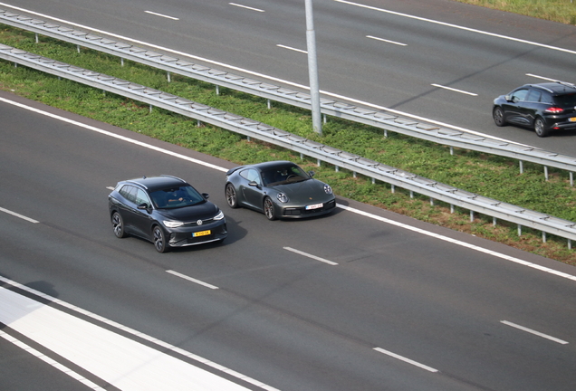 Porsche 992 Carrera 4S