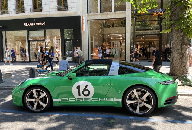 Porsche 992 Targa 4S Heritage Design Edition