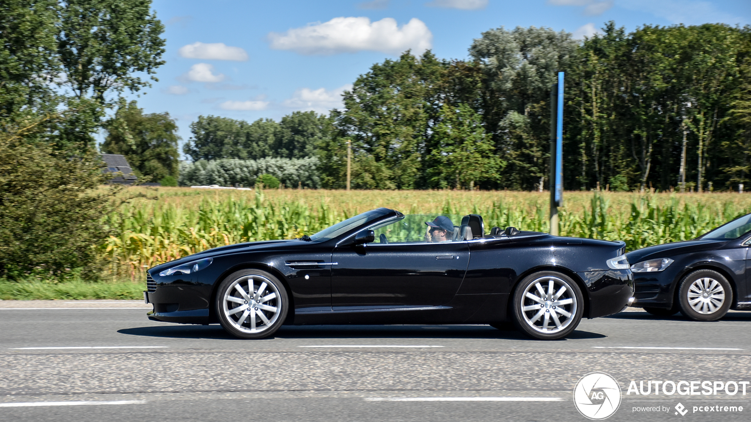 Aston Martin DB9 Volante