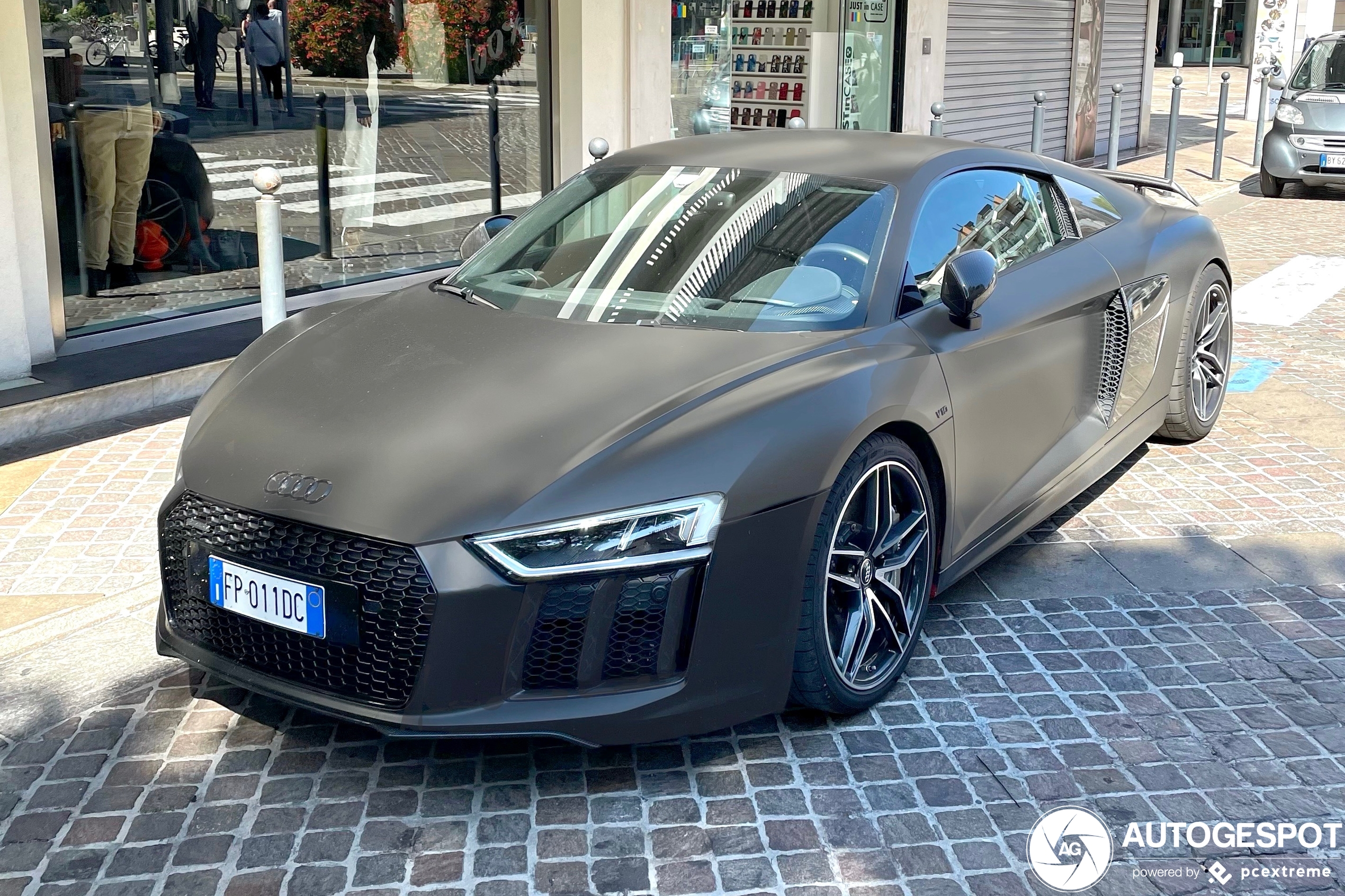 Audi R8 V10 Plus 2015