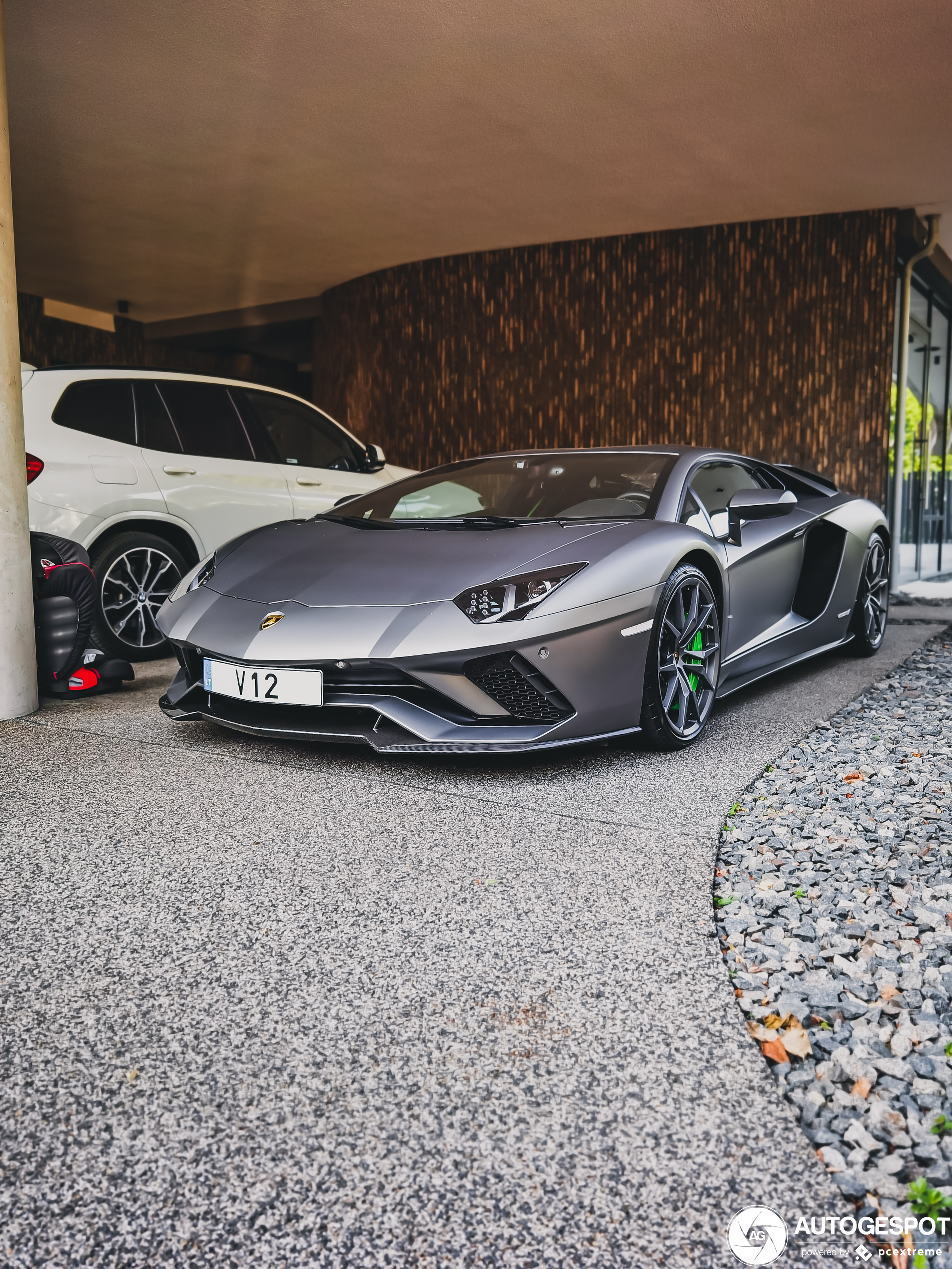 Lamborghini Aventador S LP740-4